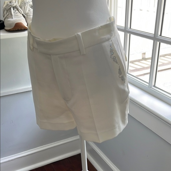 Elegant White Embroidered Women's Blazer and shorts - Picture 7 of 7